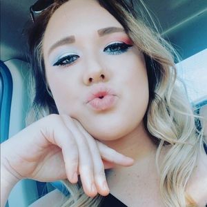 Meet your Posher, Kayla